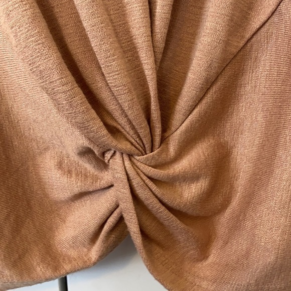 Like New Banana Republic Nutmeg Twist Top - Picture 4 of 10